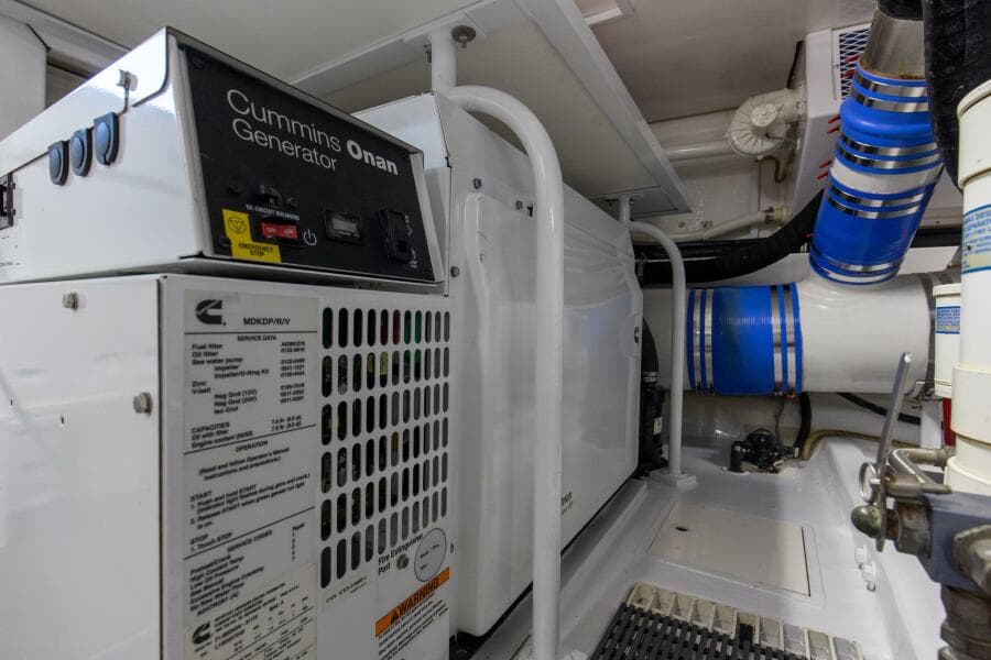 2001 65 Viking Convertible Enclosed Bridge Partnership Engine Room (4)