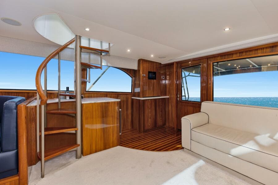 2001 65 Viking Convertible Enclosed Bridge Partnership Salon (1)