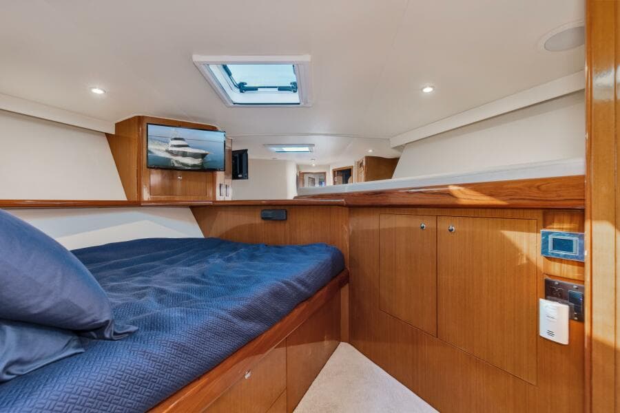 2001 65 Viking Convertible Enclosed Bridge Partnership VIP Stateroom