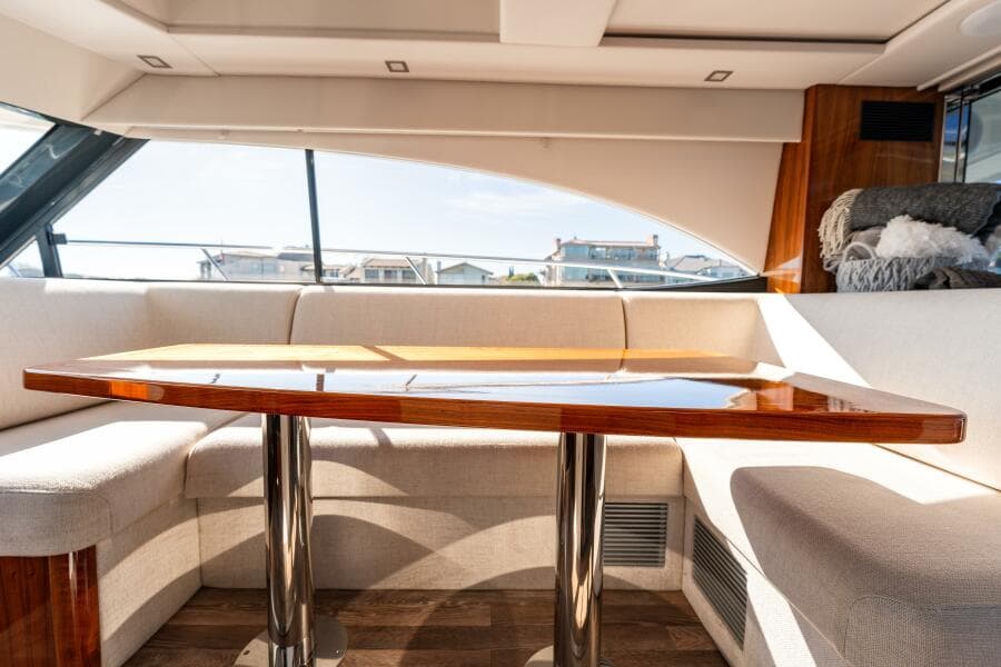 2022 Riviera 4800 Sport Yacht - VENTURES64