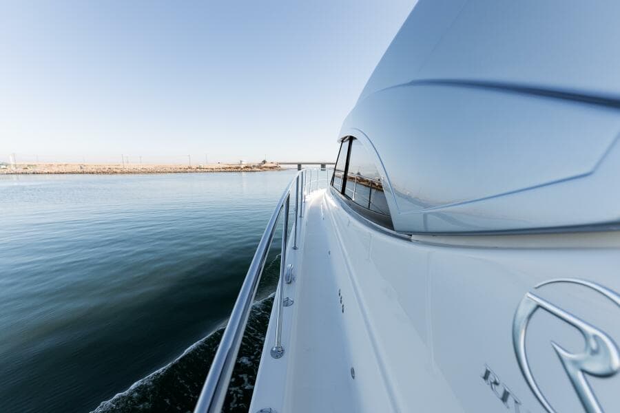 2022 Riviera 4800 Sport Yacht - VENTURES64
