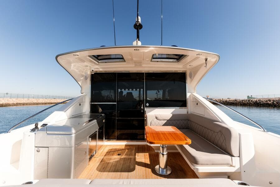 2022 Riviera 4800 Sport Yacht - VENTURES64