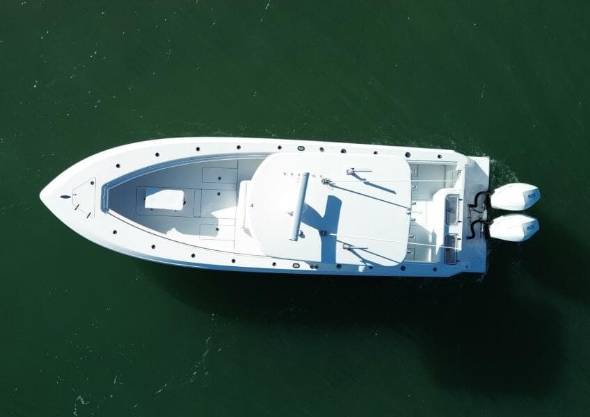 32 ST Contender 2023 Profile Above