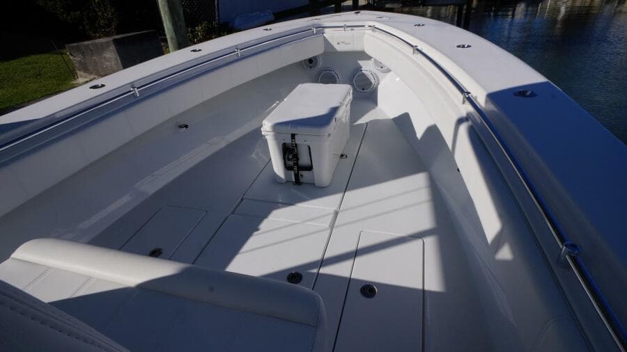 32 ST Contender 2023 Bow Cooler