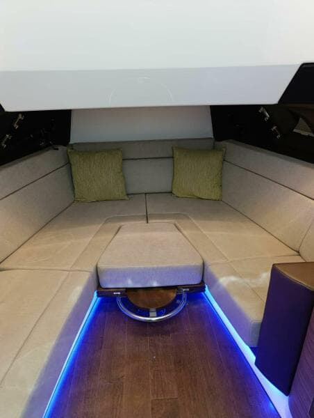 2024 Boston Whaler 420 Outrage