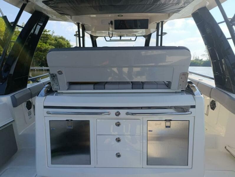 2024 Boston Whaler 420 Outrage