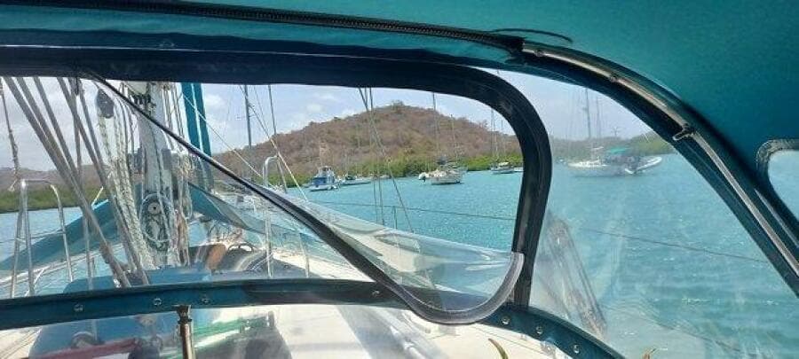 M_Opening Dodger Window To Let The Breeze In