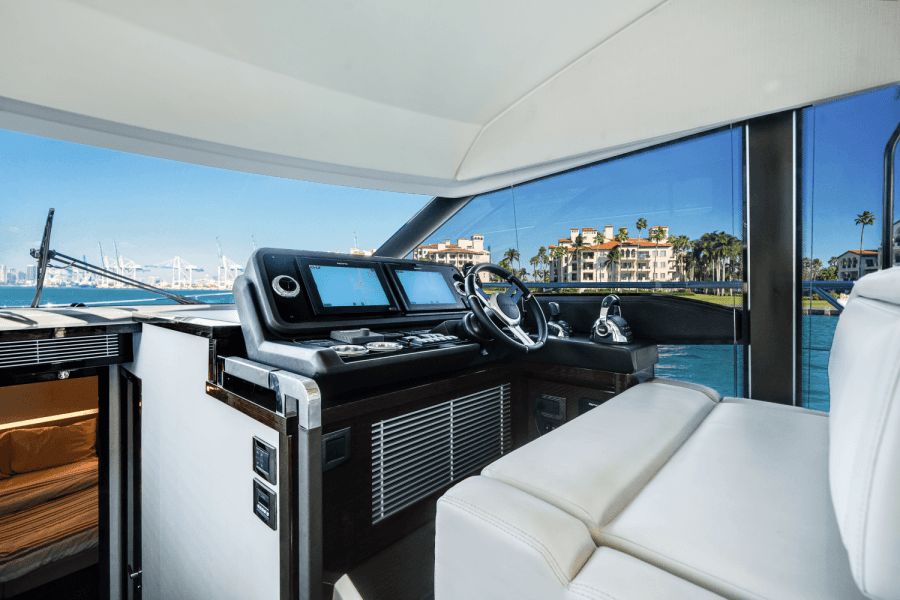 2020 Prestige 520 FLYBRIDGE