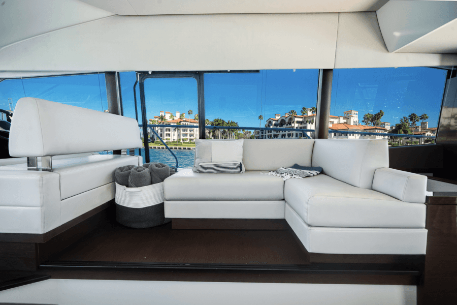 2020 Prestige 520 FLYBRIDGE