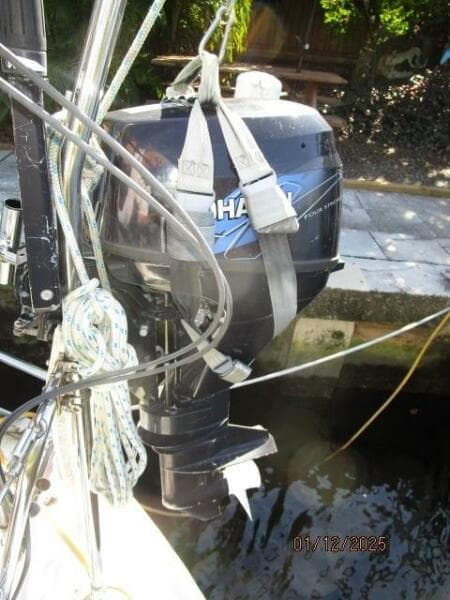 37' Jeanneau tender outboard