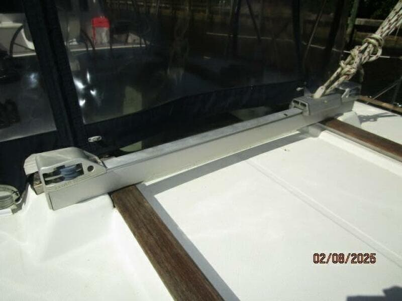 37' Jeanneau traveler