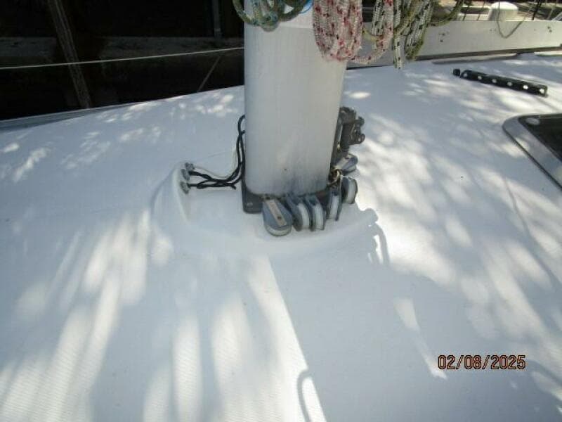 37' Jeanneau mast base