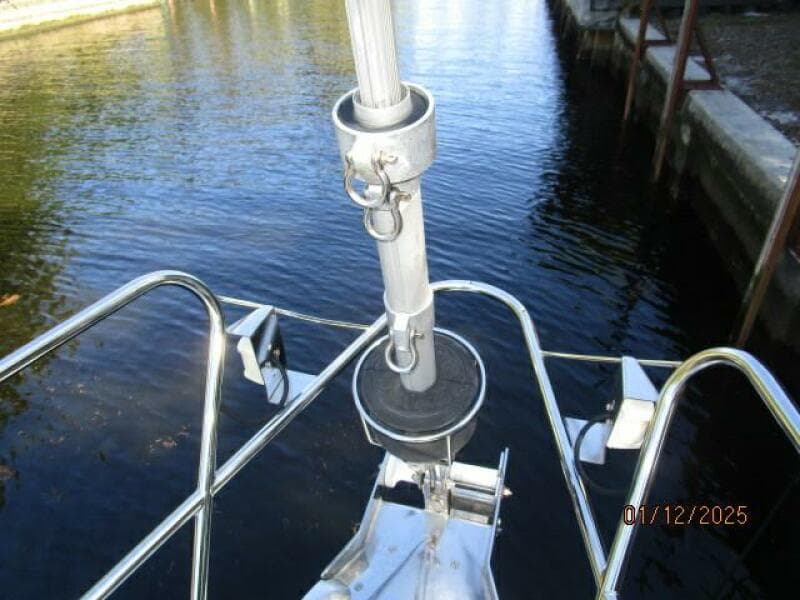 37' Jeanneau roller furler