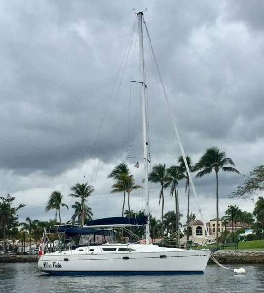 37' Jeanneau starboard profile