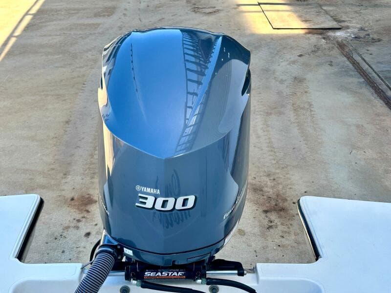 2016 Pursuit C 238 Center Console