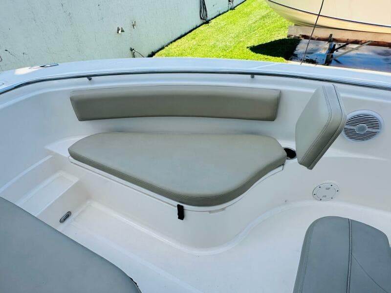 2016 Pursuit C 238 Center Console
