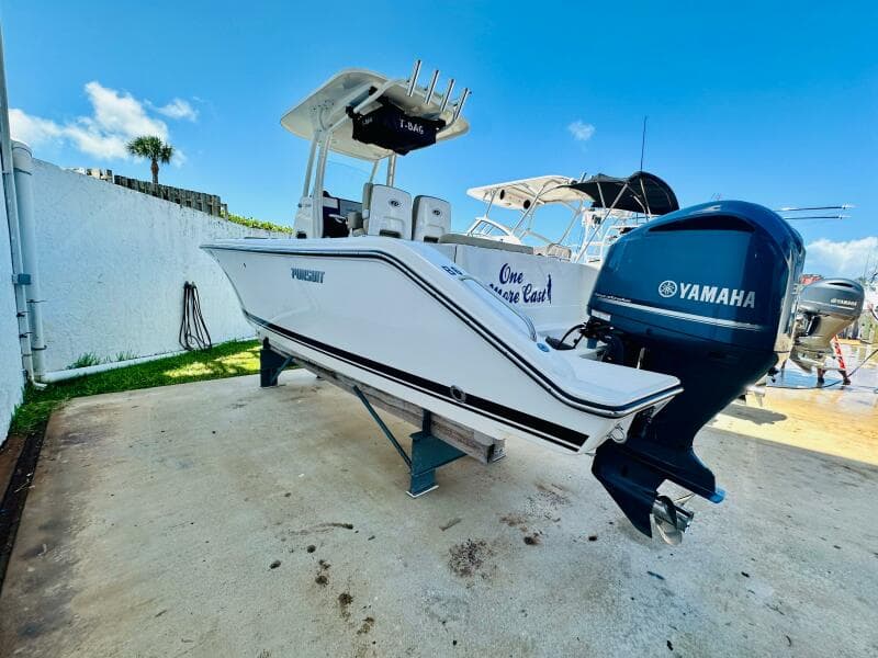 2016 Pursuit C 238 Center Console