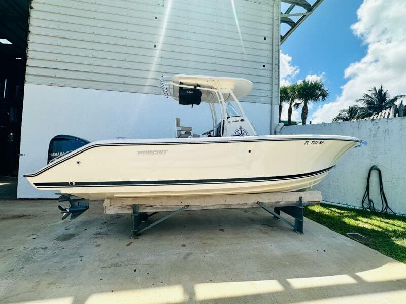 2016 Pursuit C 238 Center Console