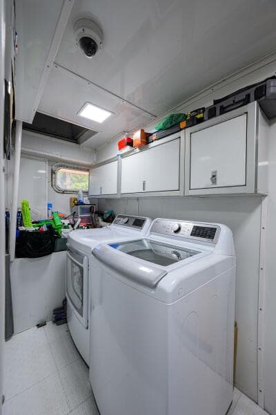 1997 Broward 108 Raised Pilothouse