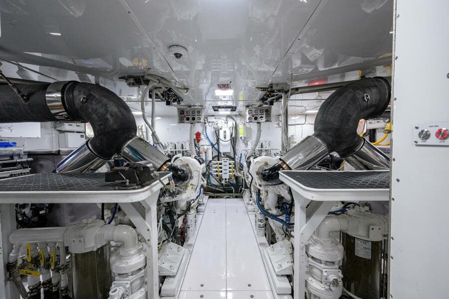 1997 Broward 108 Raised Pilothouse