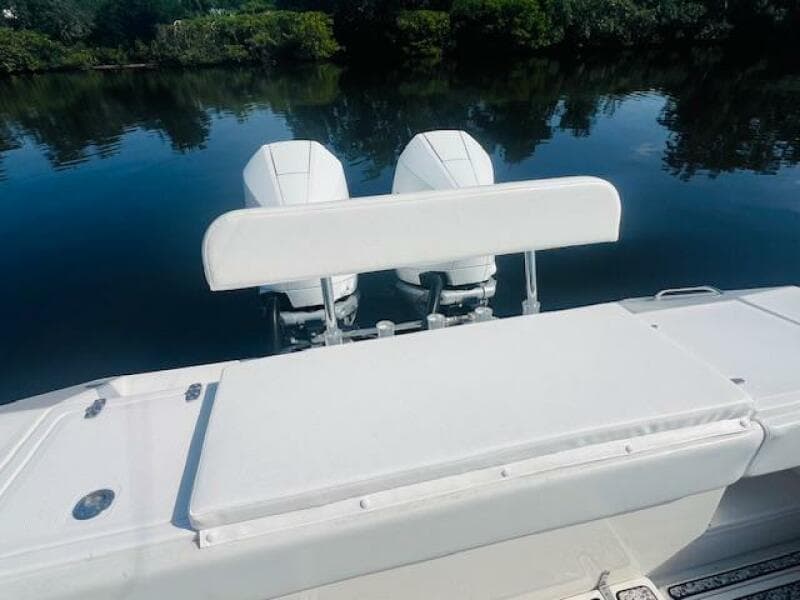 1999 Venture 34 Walkaround with Tower