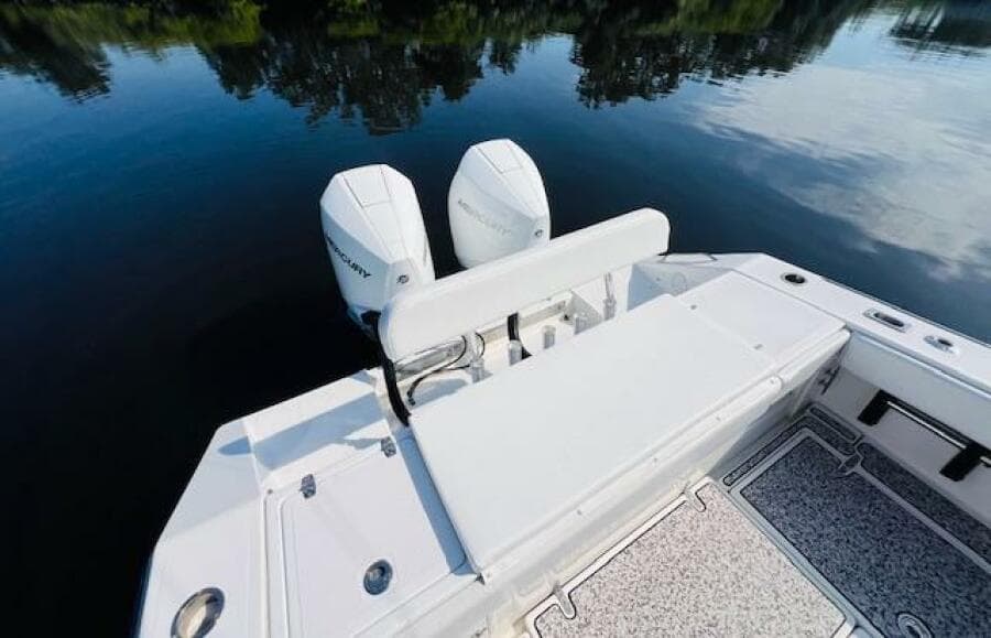 1999 Venture 34 Walkaround with Tower