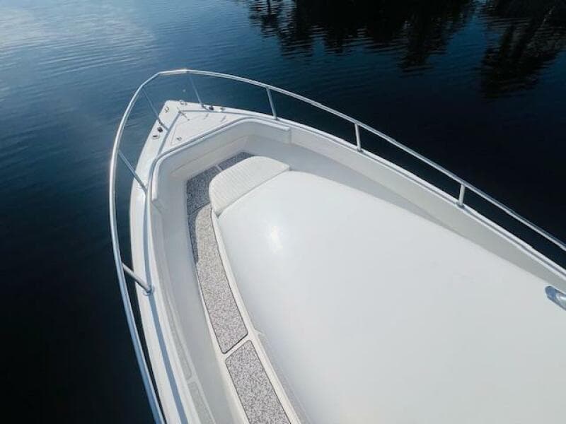 1999 Venture 34 Walkaround with Tower