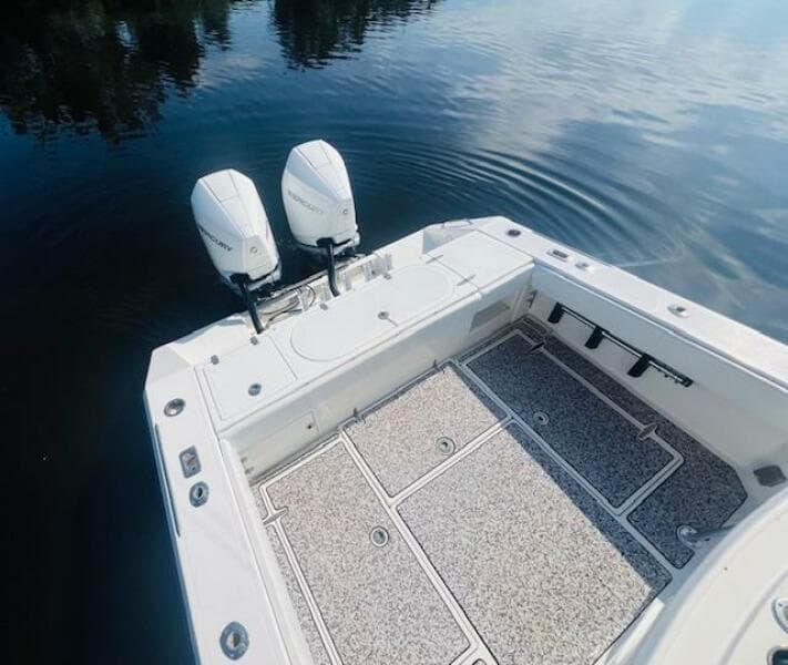 1999 Venture 34 Walkaround with Tower