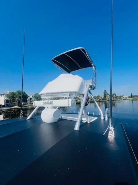 1999 Venture 34 Walkaround with Tower