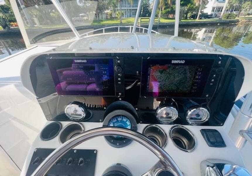 1999 Venture 34 Walkaround with Tower