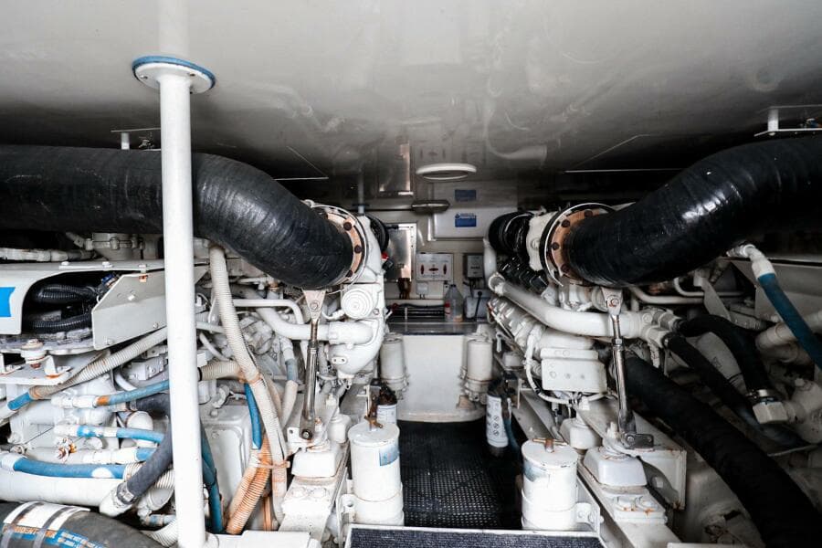 2005 Viking 48 Convertible