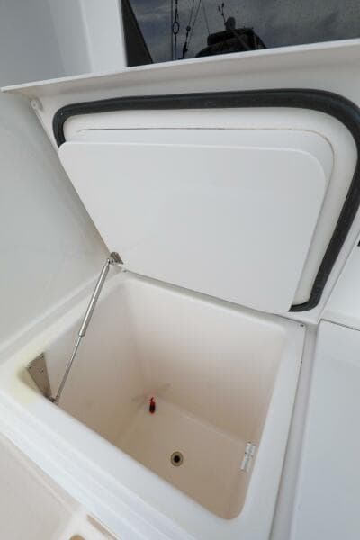 2005 Viking 48 Convertible