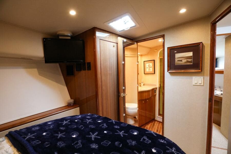 2005 Viking 48 Convertible