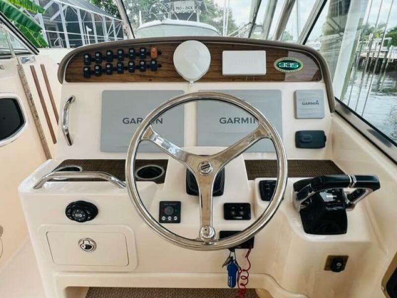 2014 Grady-White Freedom 335