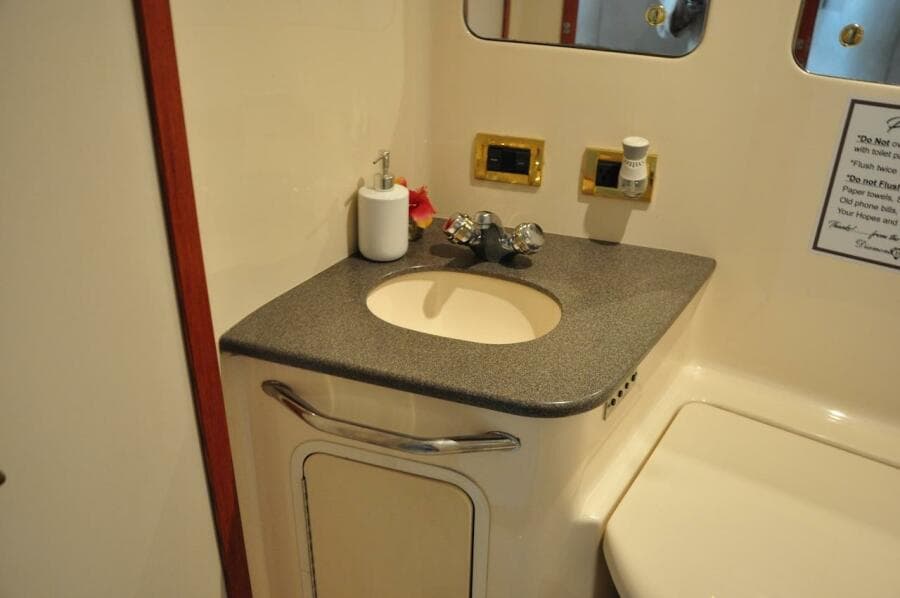 1998 Sea Ray 480 Sedan Bridge