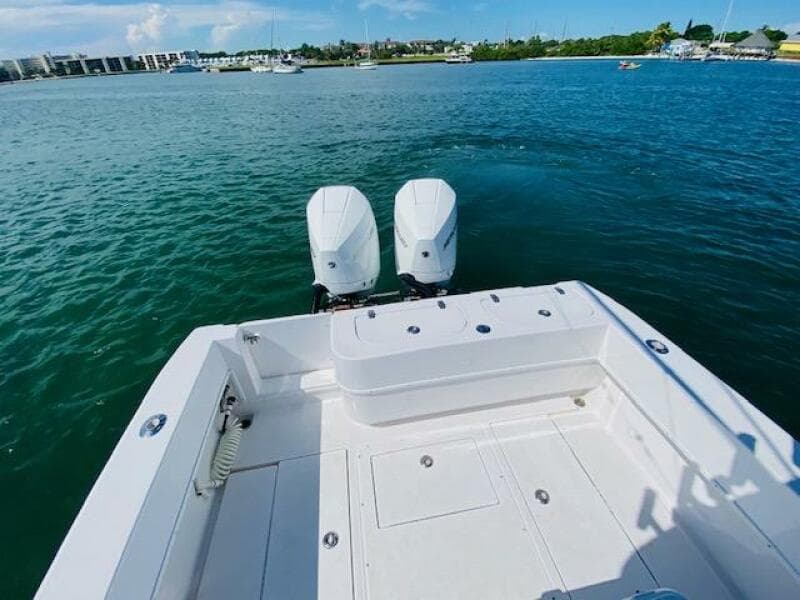 2004 Contender 31 Cuddy