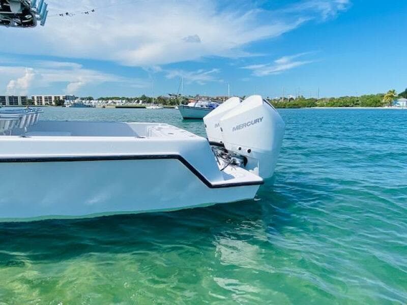 2004 Contender 31 Cuddy