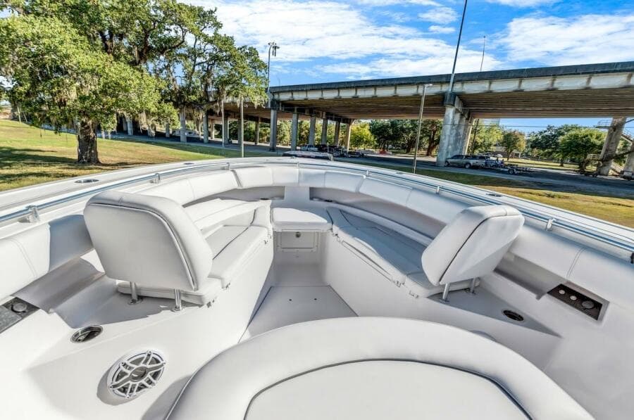 2022 Sportsman Open 352 Center Console