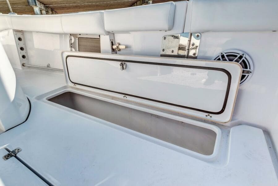 2022 Sportsman Open 352 Center Console