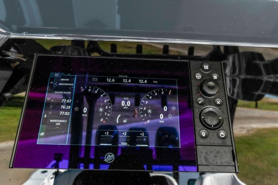 2022 Sportsman Open 352 Center Console