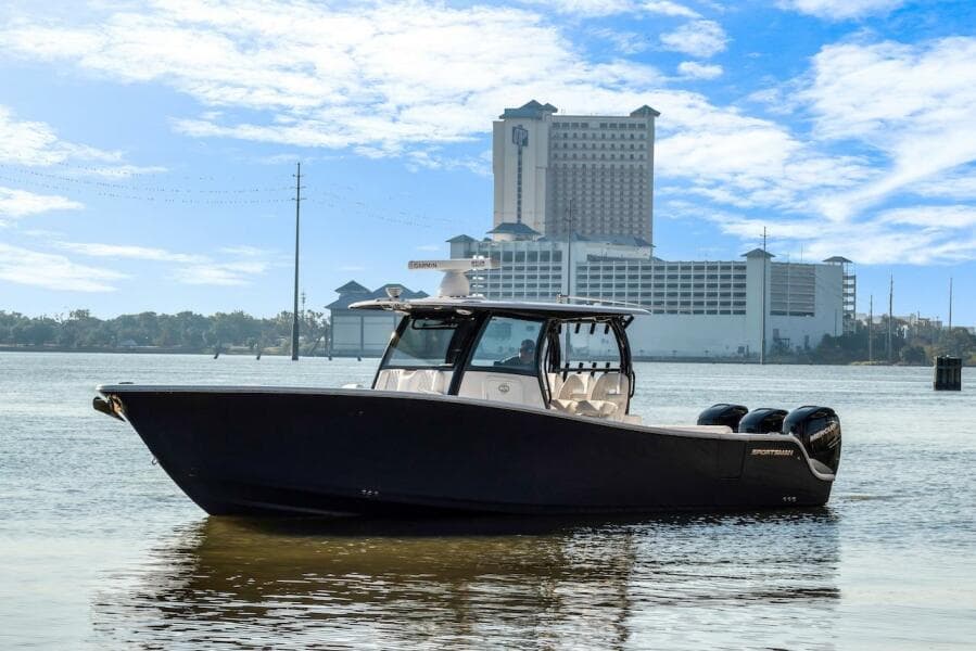 2022 Sportsman Open 352 Center Console