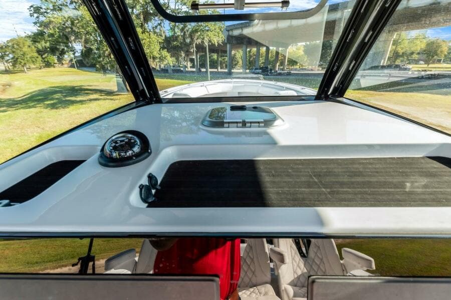 2022 Sportsman Open 352 Center Console