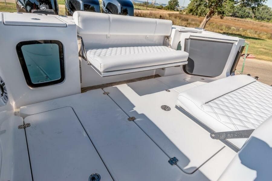 2022 Sportsman Open 352 Center Console