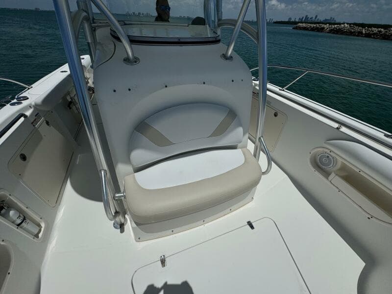 2008 Boston Whaler 320 Outrage boat interior with seating and ocean view.