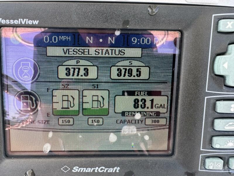 SmartCraft VesselView display on a 2008 Boston Whaler 320 Outrage showing vessel status and fuel levels.