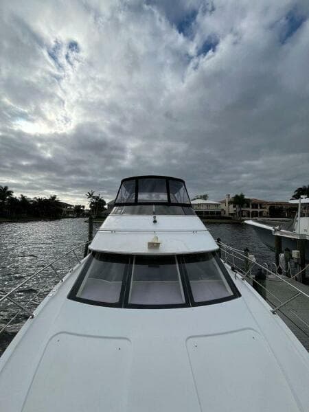 2000 Carver 396 Motor Yacht