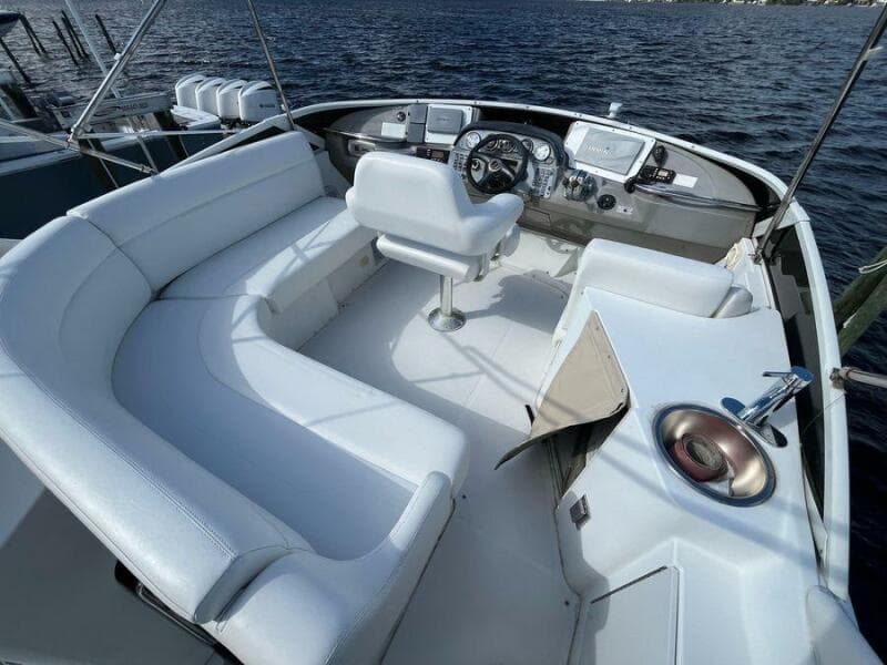 2000 Carver 396 Motor Yacht