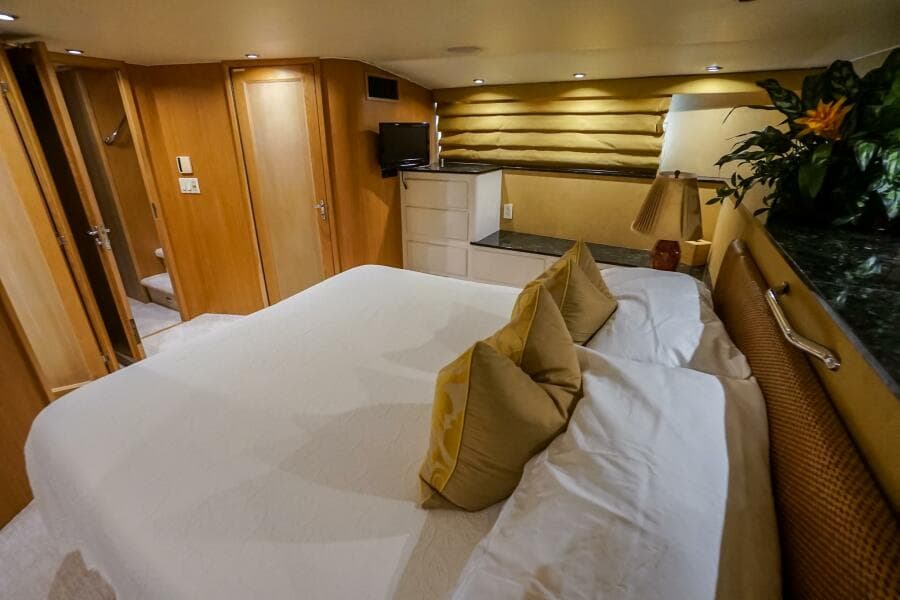 1989 Hatteras 80 Cockpit Motor Yacht