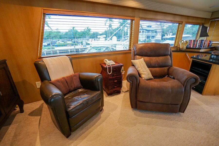 1989 Hatteras 80 Cockpit Motor Yacht