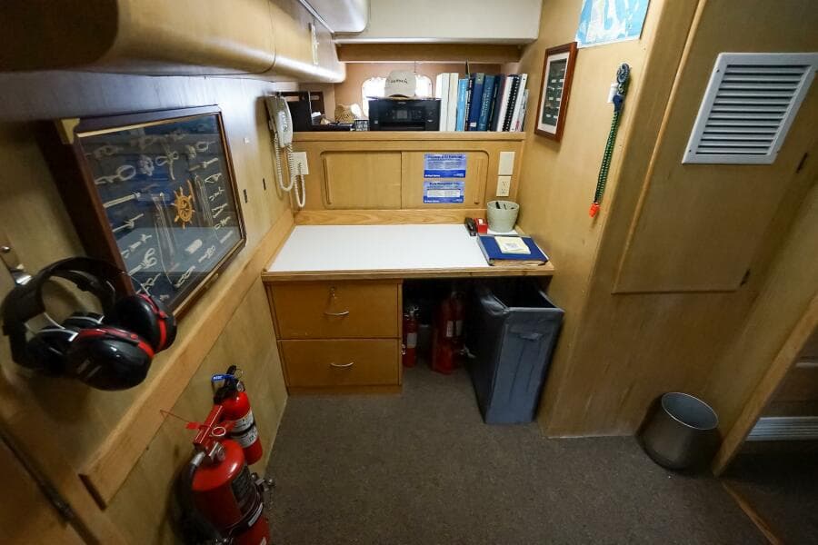 1989 Hatteras 80 Cockpit Motor Yacht